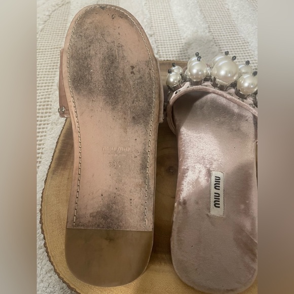 Miu Miu Pink Velvet Faux Pearl & Stud Slides - Picture 4 of 7